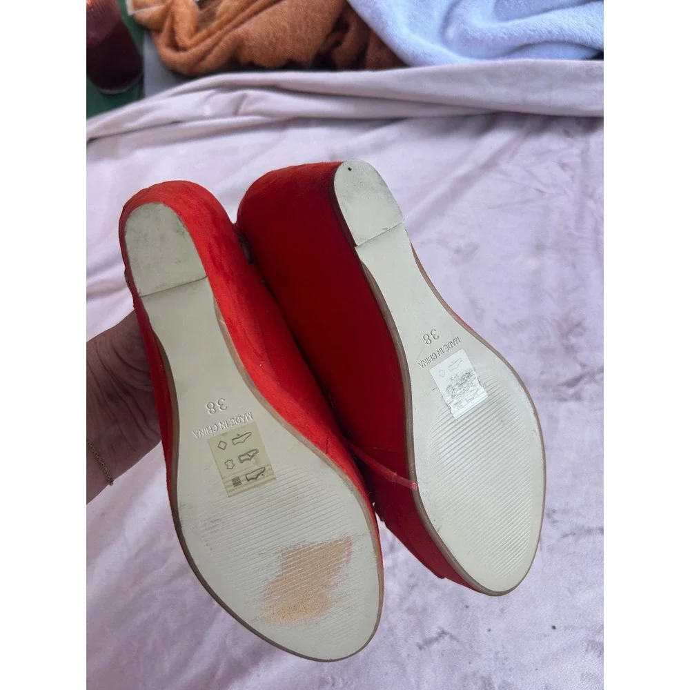 Office London pop wedge look